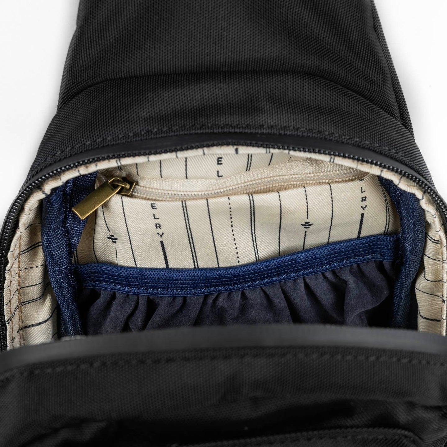 Revelry The DayTripper Large Smell Proof Crossbody Bag - Glasss Station