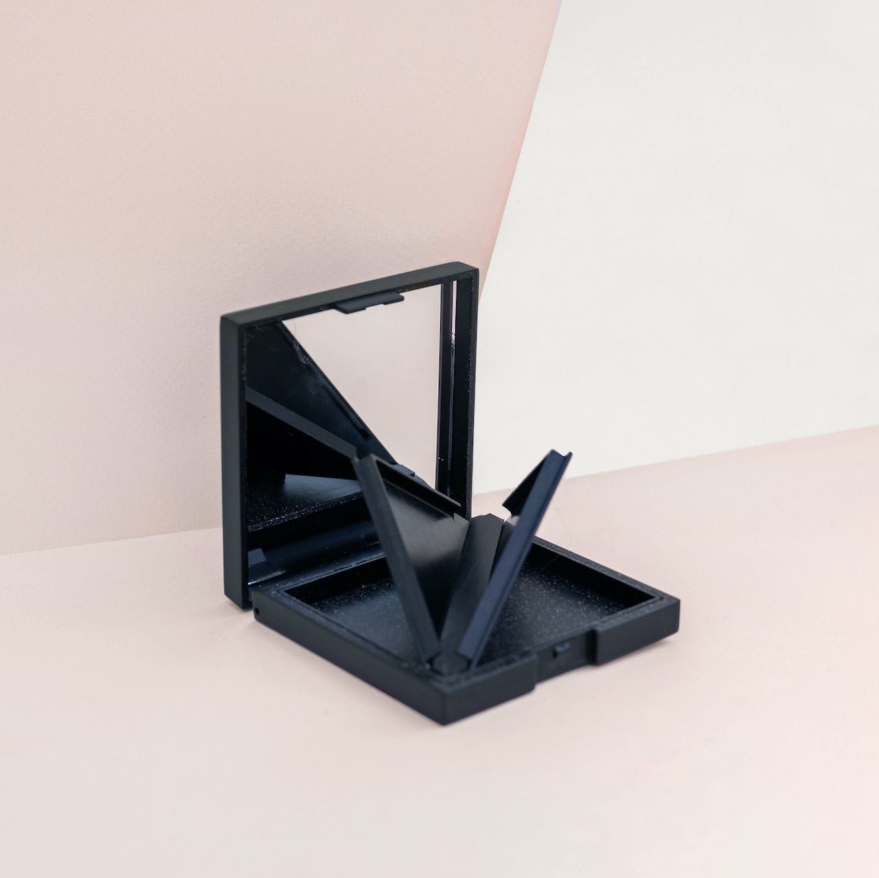 Miss Weed Smoke & Mirrors Compact - Glasss Station